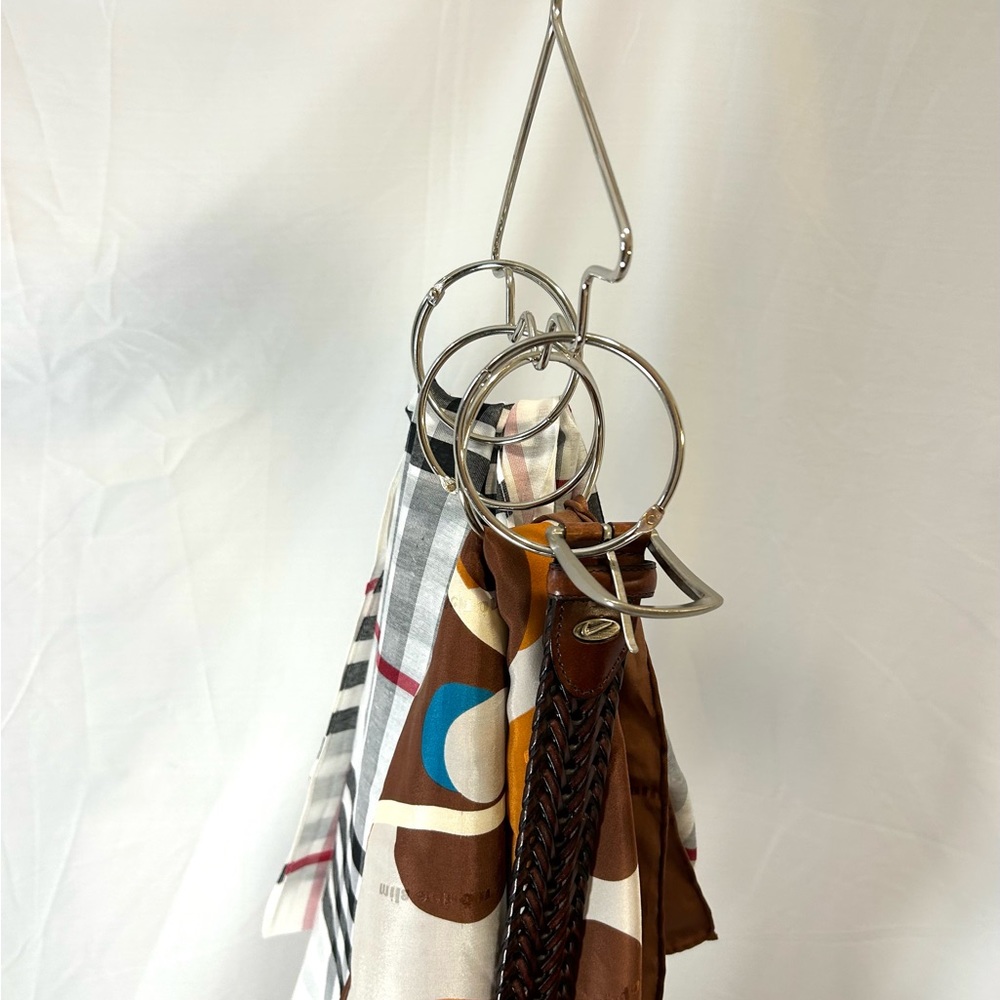 Accessory holder - Picture 3 of 6
